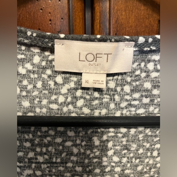 Loft size XL grey and white wrap style top with bow on side - Picture 3 of 5